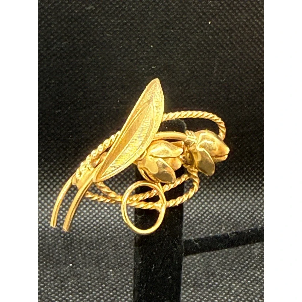 Vintage Gold Tone Tulip Floral Brooch Textured Leaf Rope Frame Pin